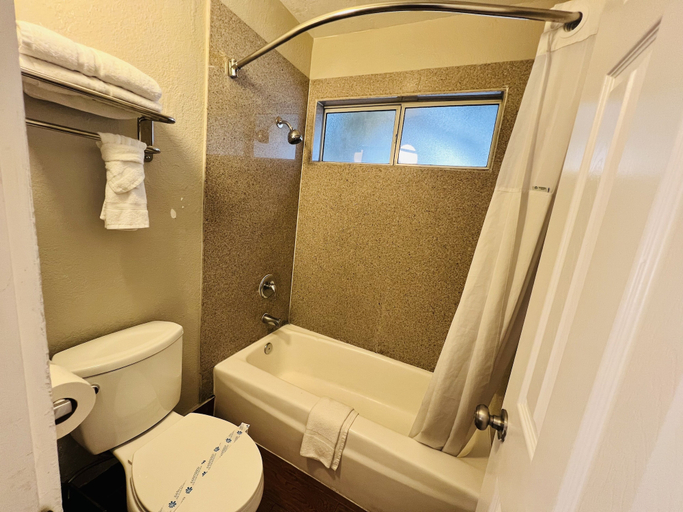 Bathroom 4, Casa Blanca Hotel - Orange, Orange