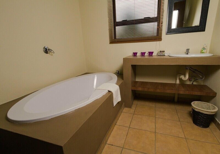 Bathroom 4, Forellenhof Guest Farm, Gert Sibande