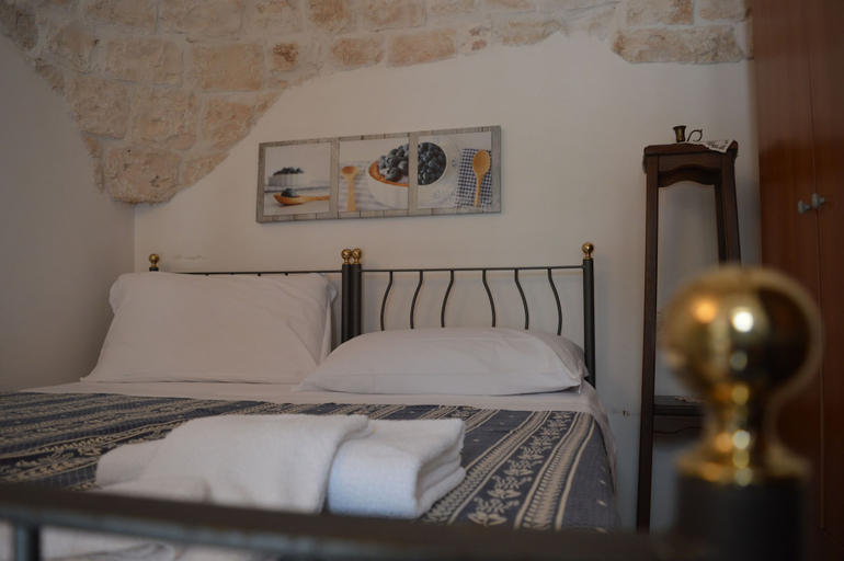 Bedroom 2, Giardino dei Trulli, Bari