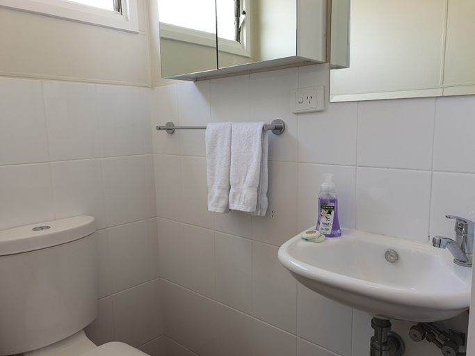 Bathroom 3, Black Sheep Motel Goulburn, Goulburn Mulwaree - Goulburn