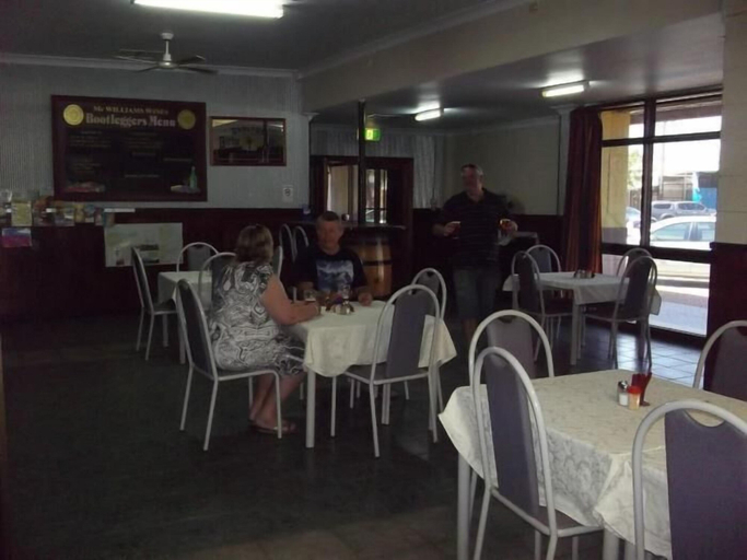 Food & Drinks 4, Goldfields Hotel Motel, Tennant Creek