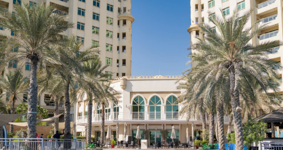 Outdoor pool, Shoreline Beachfront Luxury Palm, Dubai