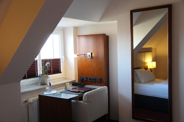 Bedroom 3, Hotel Adena, Bremerhaven