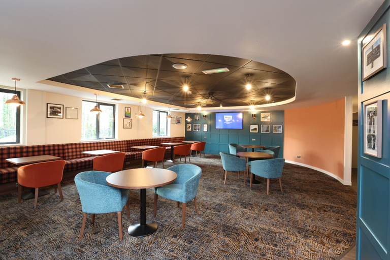 Food & Drinks 5, Knowsley Inn & Lounge, Knowsley