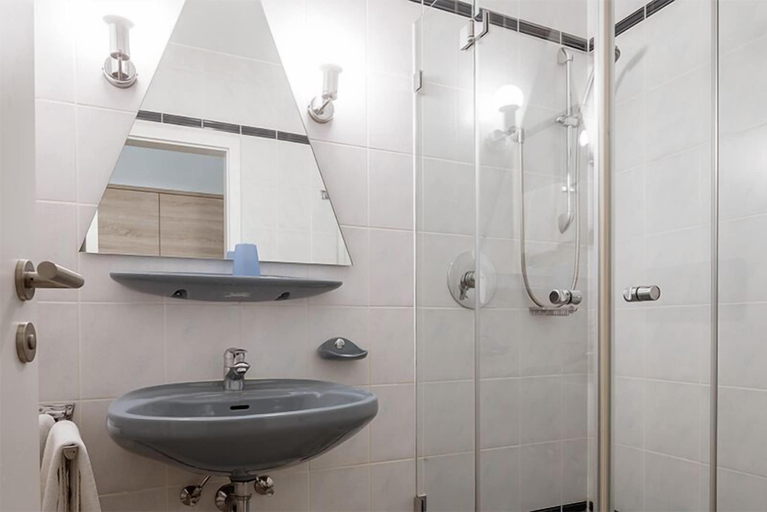 Bathroom 5, Hotel Gästehaus Elisabeth, Landshut