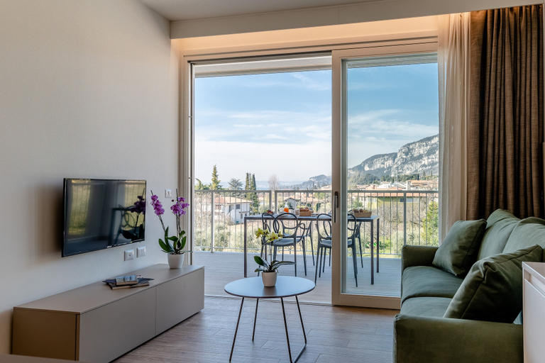 Others 5, Residenza Olivo, Verona