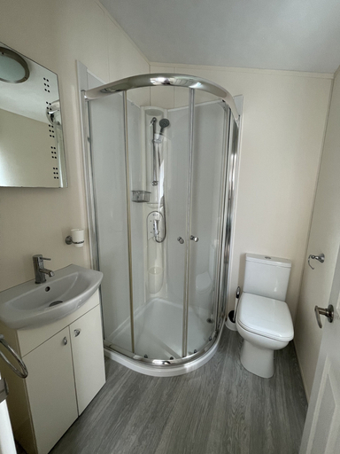 Bathroom 5, Romney Lodge, Kent