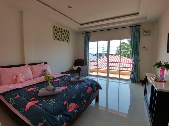 Others 5, Koh Larn De Beach, Pattaya