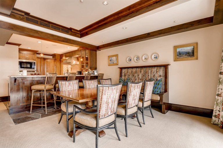 Food & Drinks, Vail VLG One Willow 2bd-ste1, Eagle