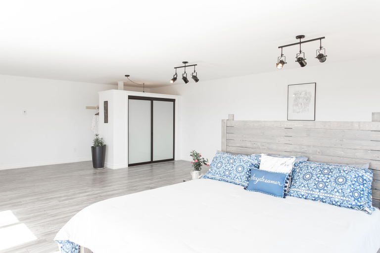 Bedroom 3, Whale House Guest House, Division No. 1