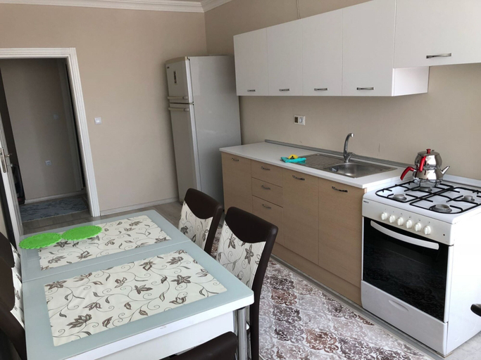 Room 3, Uzun Apart, Merkez