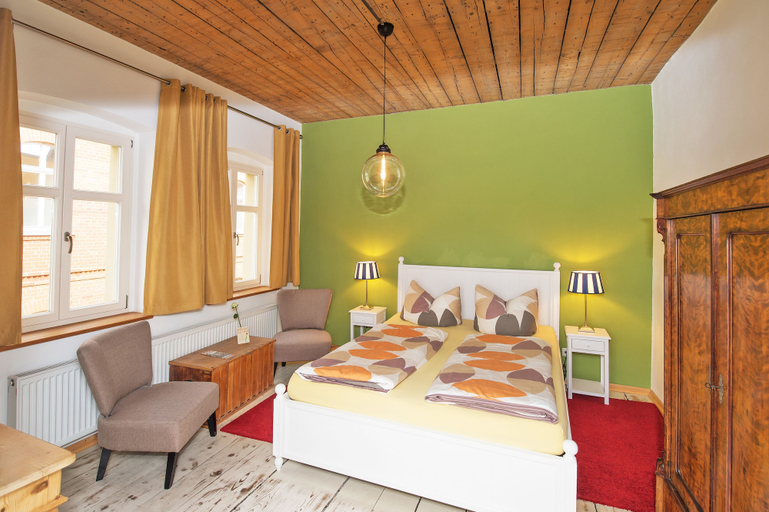Bedroom 4, Pension und Ferienwohnung Onkel Ernst, Burgenlandkreis