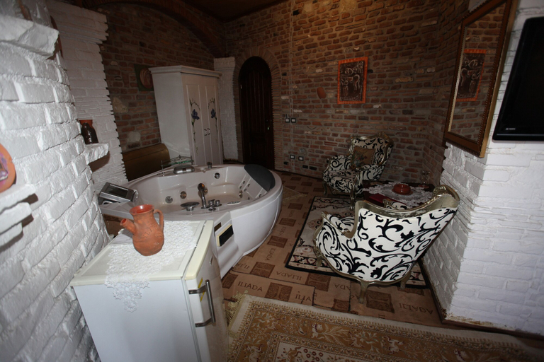 Bathroom 3, Hotel Iliada, Tiranës