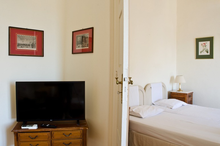 Bedroom 2, Hotel Omiros, South Aegean