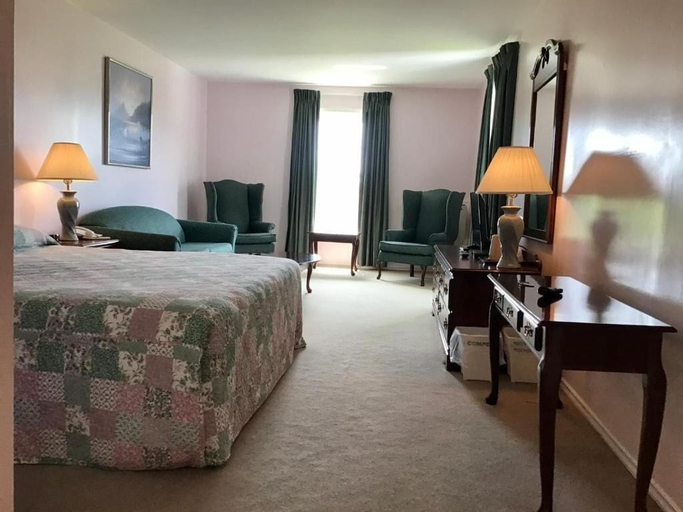 Bedroom 5, Rollo Bay Inn, Kings