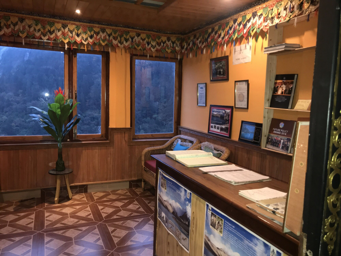 Others 5, Rufina Blue Pine, North Sikkim