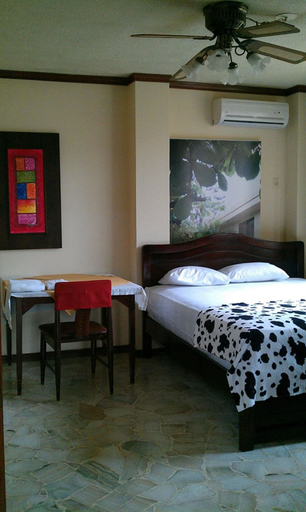 Bedroom, Golden Mar Hostal, Manta
