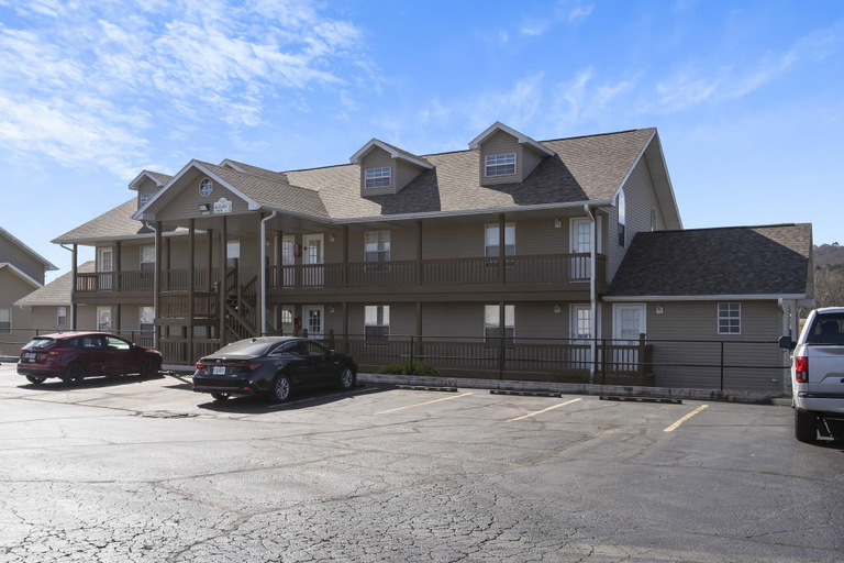 Exterior & Views 2, Fall Creek Retreat - 2.5 Miles From DT Branson!, Taney