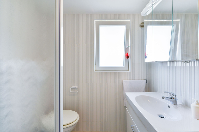 Bathroom 3, Apartments Liovic, Vir