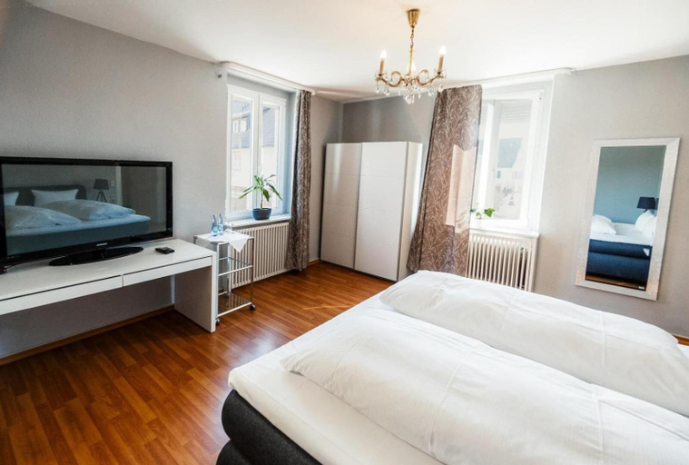 Bedroom 2, Hotel Zur Tanne, Lörrach