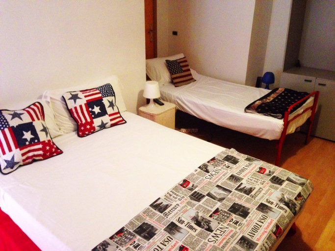 Bedroom 3, Pit Stop, Roma