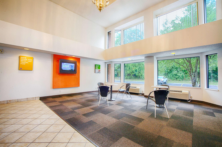 Public Area 2, Motel 6 Albany, NY, Albany