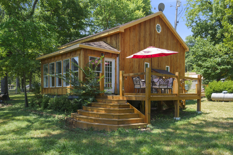 Exterior & Views 2, Bluff Cabin, Taney