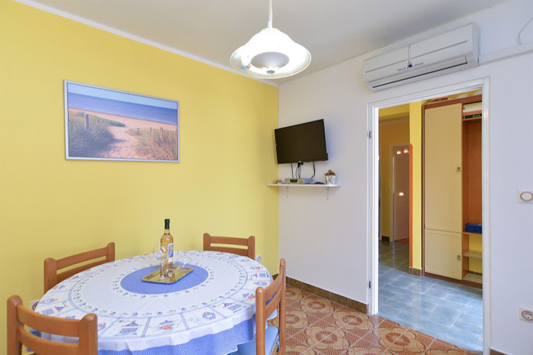 Others 5, Apartment 745, Pula