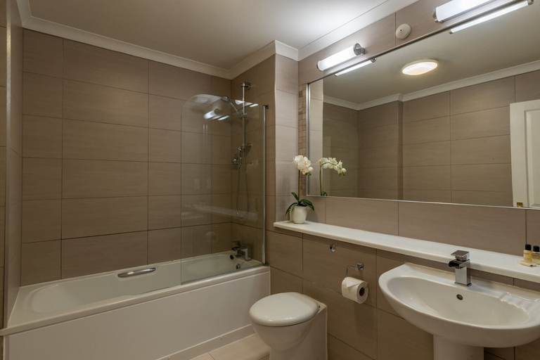 Bathroom 4, Lakes Hotel and Spa, Cumbria