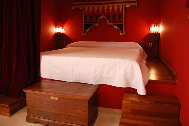 Bedroom 3, Life Apartments Giralda Suites, Sevilla