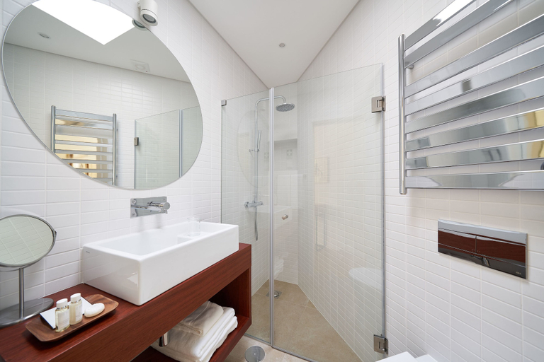 Bathroom 3, Good Memories Lodge, Funchal