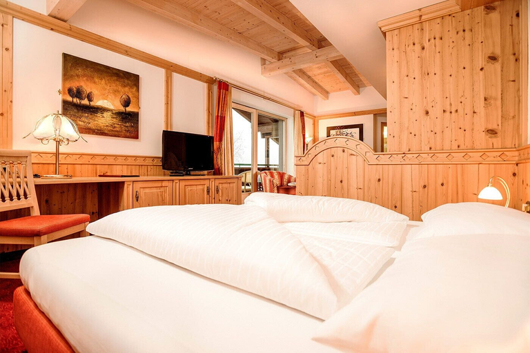 Bedroom 2, Hotel Alpenhof Kristall, Schwaz
