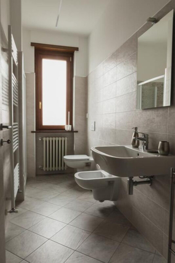 Bathroom 3, Agriturismo RiDaRoca, Asti