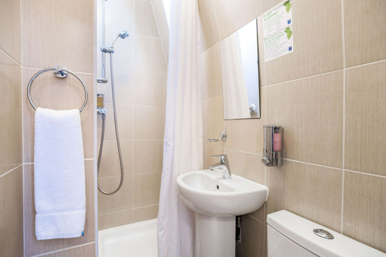 Bathroom 3, Four Points Flex by Sheraton London Victoria, London