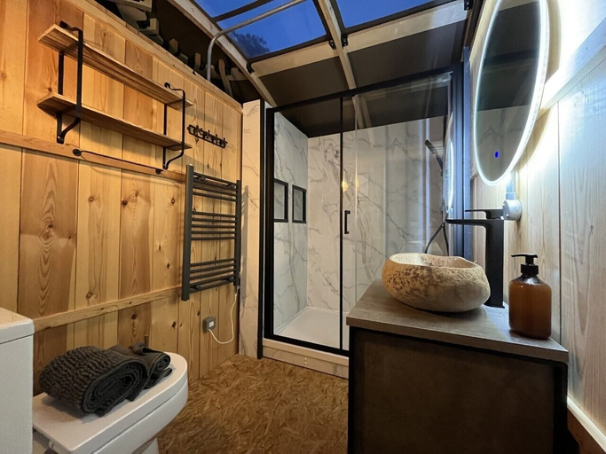 Bathroom 4, Sunrise Dome Tent, Pembrokeshire