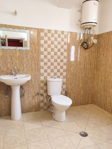 Bathroom 3, Hotel Amit, Kullu