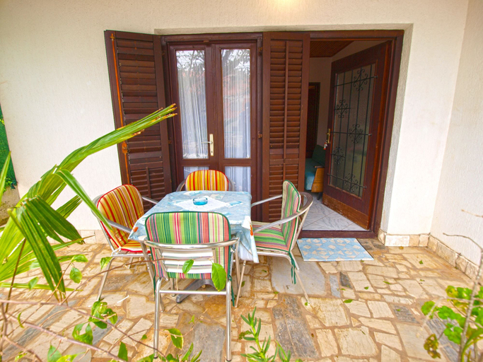 Others 4, Apartment 1057, Medulin