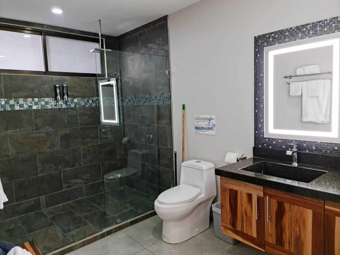 Bathroom 3, Ballena Paradise Apartments, Osa