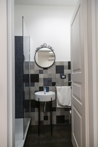 Bathroom 5, B&B A casa da Gabry, Catania