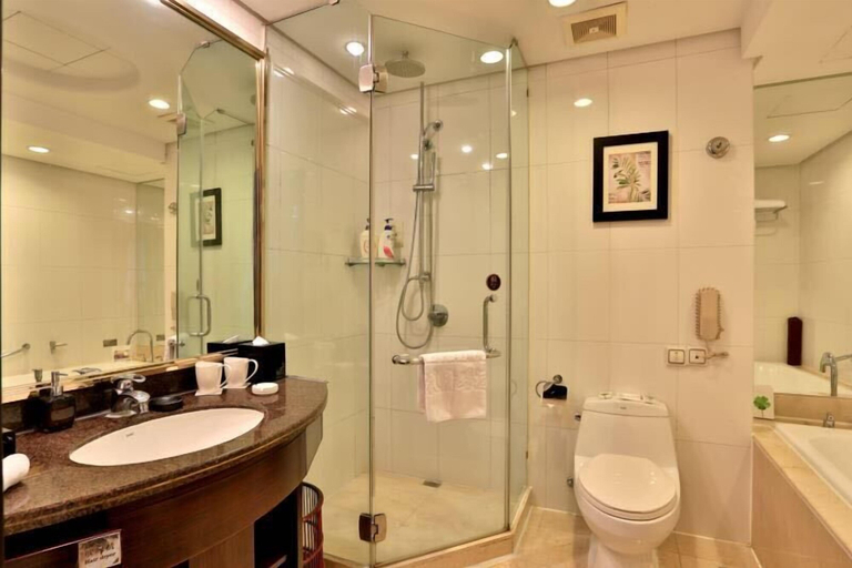 Bathroom 4, Holiday Inn Yiwu Center by IHG, Jinhua