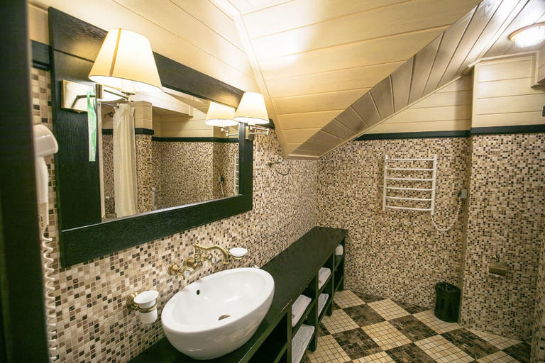 Bathroom 4, Eco-Hotel Lepota, Taldomskiy rayon