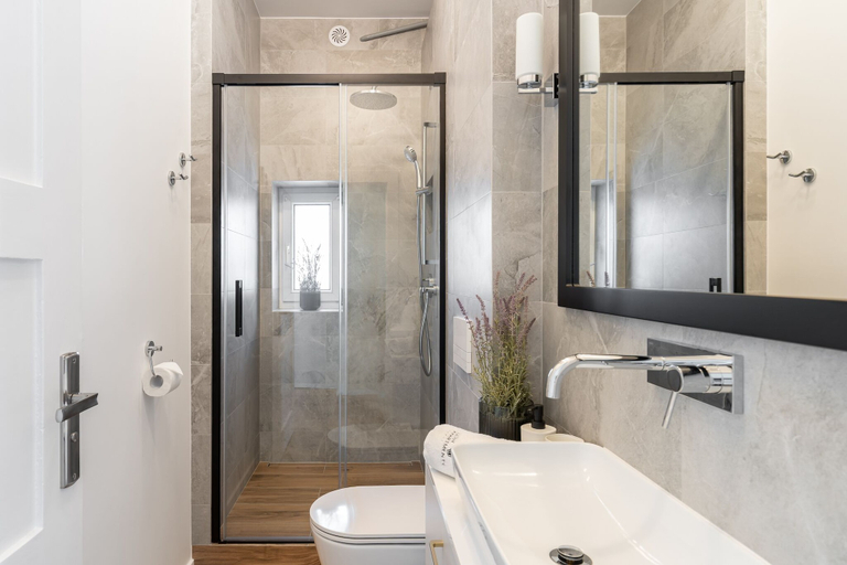 Bathroom, London - Cozy City Stay by Lion Apartments Sopot, Sopot