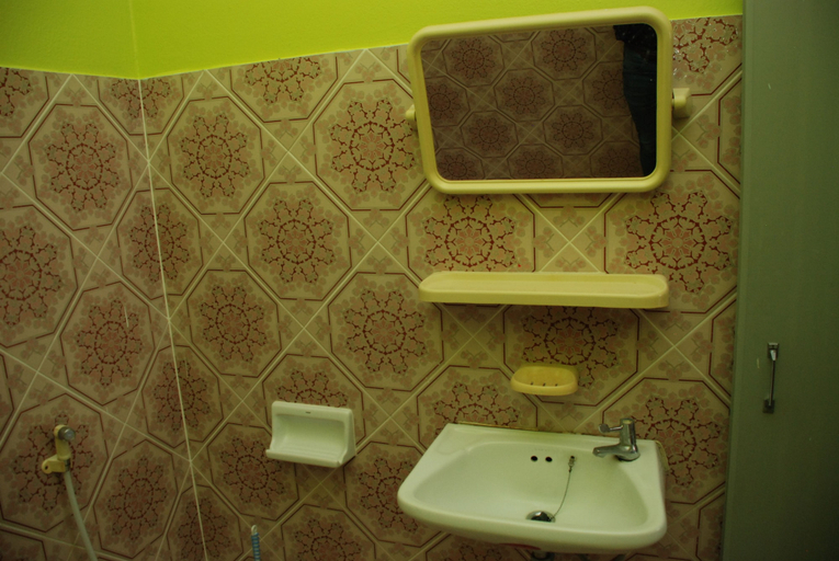 Bathroom 3, Blue Lagoon Guest House and Bar, Cha-Am