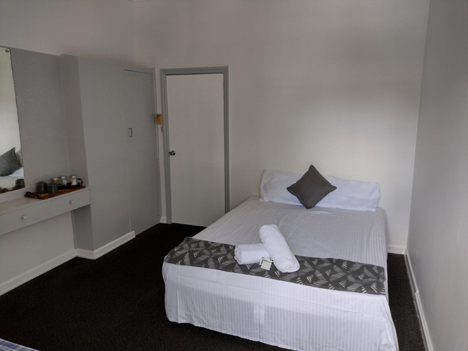 Bedroom 2, Ayr Hotel, Burdekin