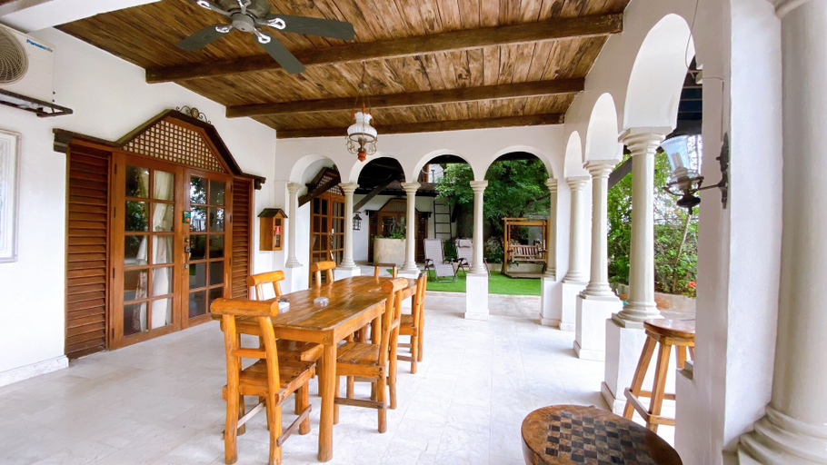 Food & Drinks 5, Tropicana Castle Dive Resort, Puerto Galera