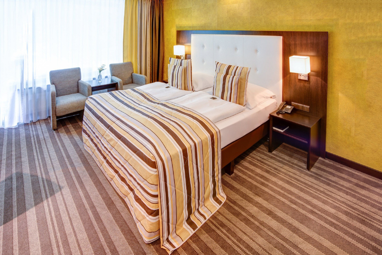 Bedroom 3, Van der Valk Hotel Moers, Wesel