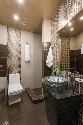 Bathroom 5, Green Palace Hotel, Yerevan