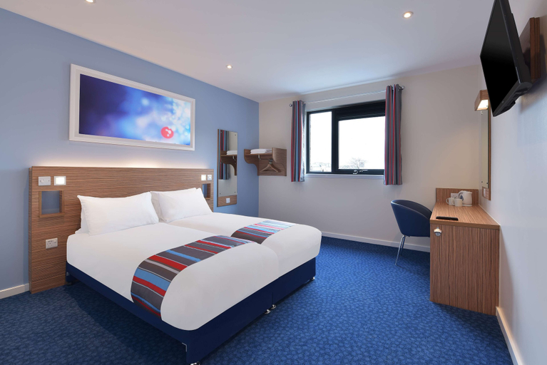 Bedroom 5, Travelodge Glasgow Braehead, Glasgow