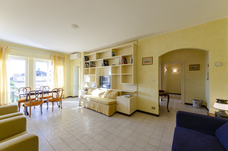 JOIVY Light Flat for 5 in the Heart of Bogliasco, Genova