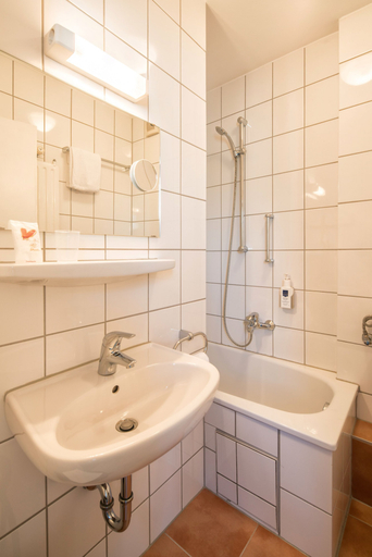 Bathroom 5, Hotel Isartor, München